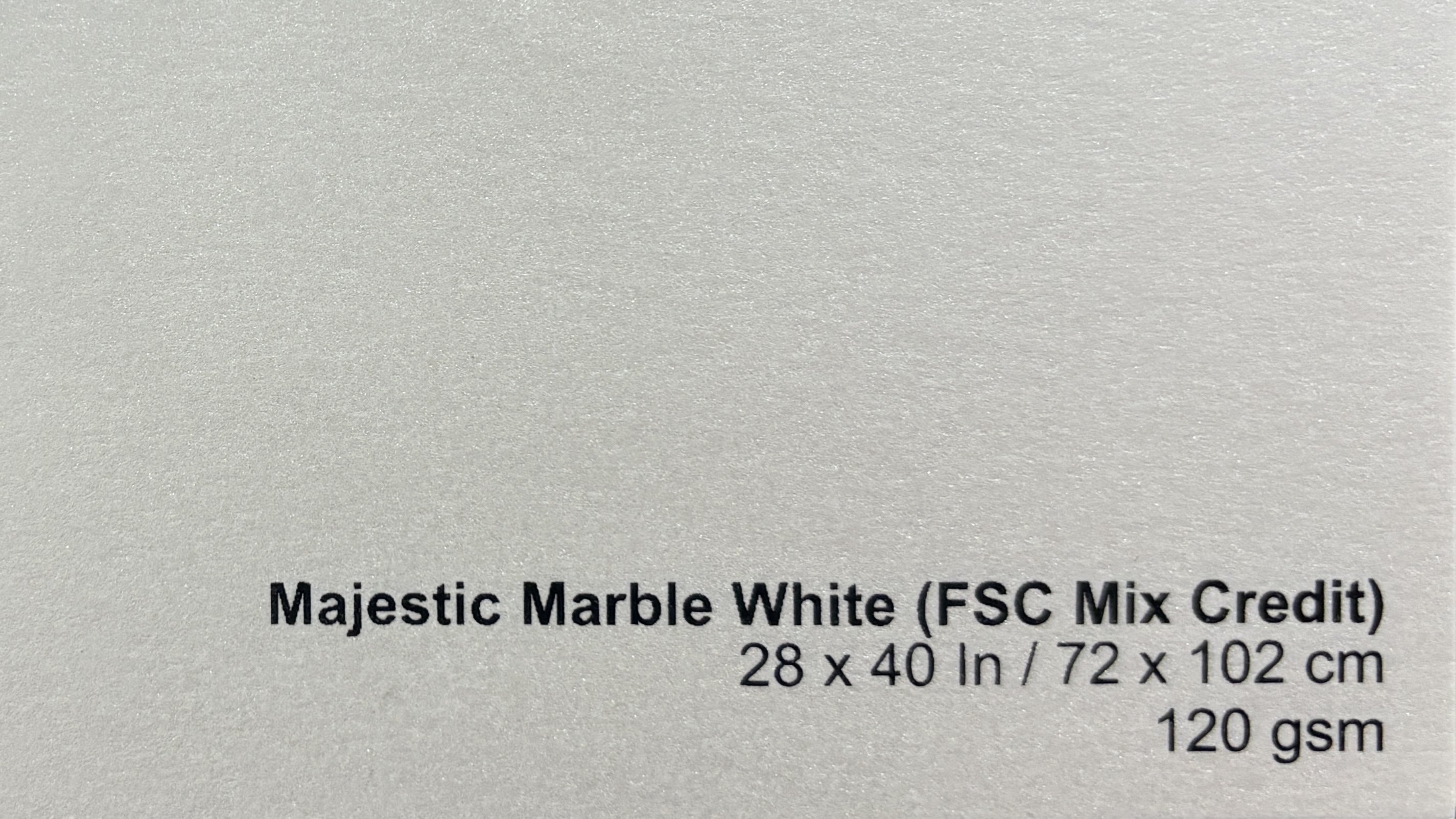 Majestic marble White 28 x 40in 72 x 102cm 120gsm